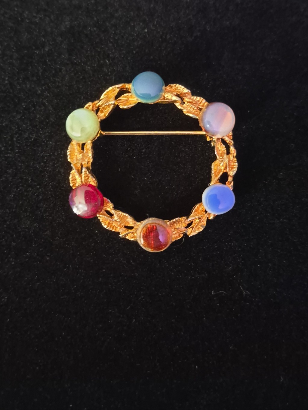 Vintage GoldTone Wreath Brooch With Semi Precious Stone
